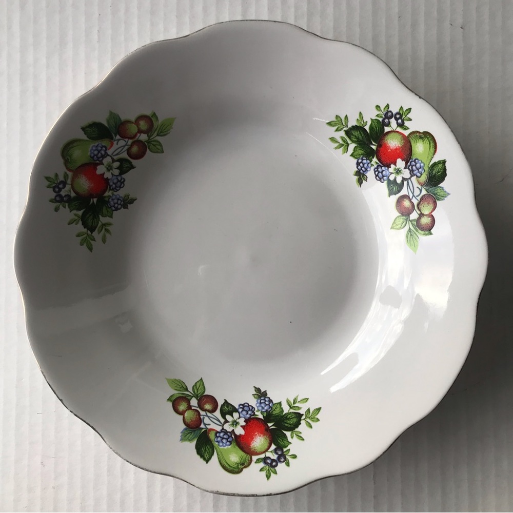 Set Of 4 Vintage Bowls By Lucky Fine China  8”